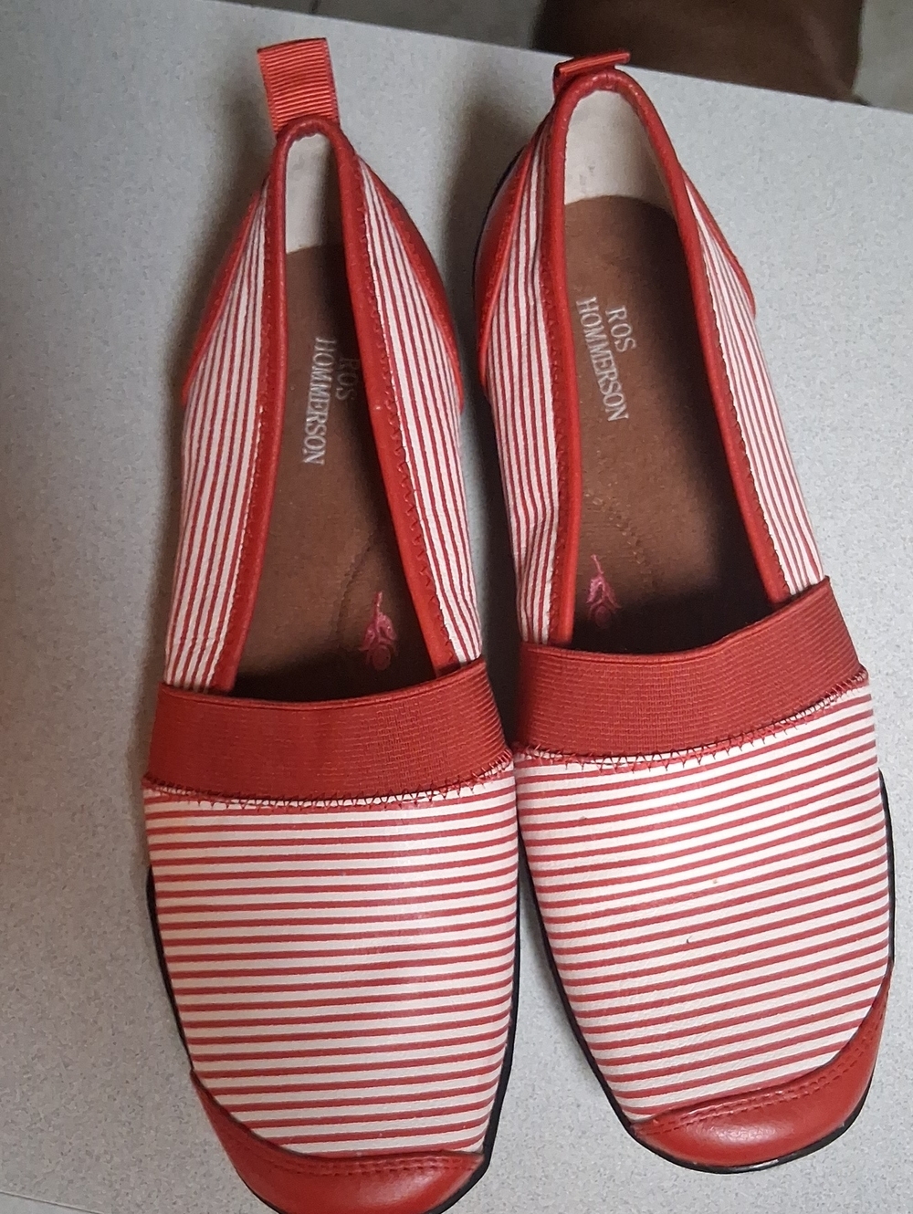NWOT Womens Ros Hommerson Carol In Red/white Orthopedic Slip-Ons Size 7